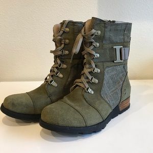 Sorel boots in green (sample shoe) barely worn